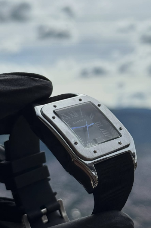 RELOJ NEGRO & PLATEADO | ELEGANCIA CON CARÁCTER