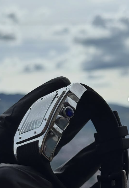 RELOJ NEGRO & PLATEADO | ELEGANCIA CON CARÁCTER