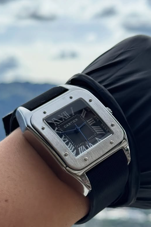 RELOJ NEGRO & PLATEADO | ELEGANCIA CON CARÁCTER