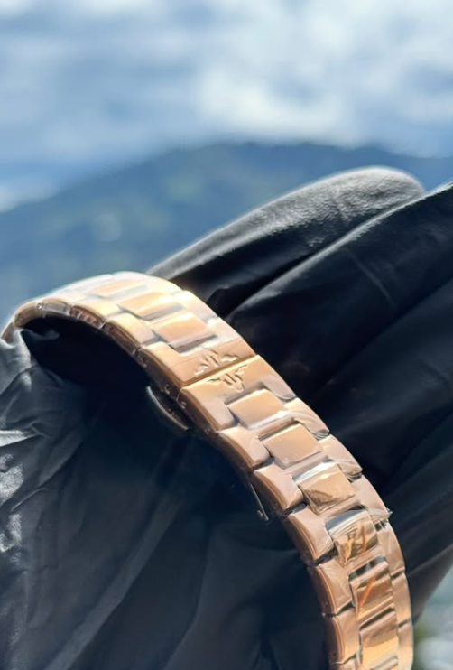 RELOJ ORO ROSA & AZUL | SOFISTICACIÓN Y DISTINCIÓN