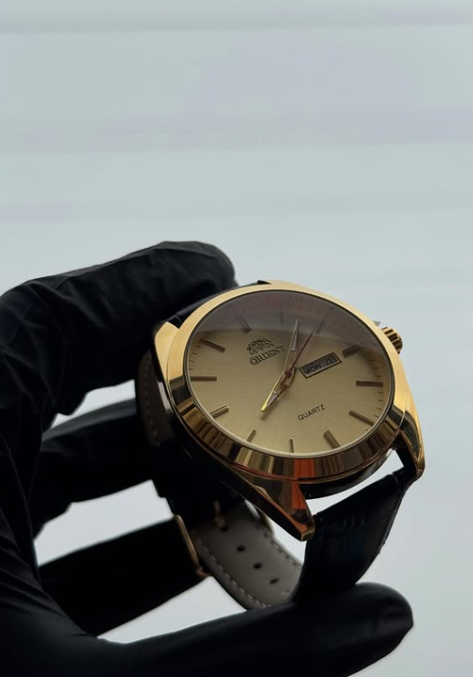 RELOJ DORADO & NEGRO | ELEGANCIA ATEMPORAL